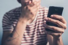 Attentats : les réseaux sociaux sont un facteur de stress