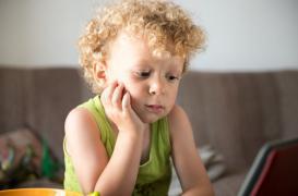 Écrans 3D : déconseillés avant l’âge de 6 ans