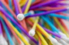 Les cotons-tiges en plastique seront interdits à partir du 1er janvier 2020