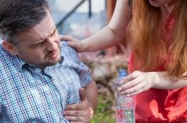 Douleur dans la poitrine : un simple examen peut éliminer la maladie coronaire 