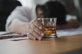  Guerre : l’alcoolisme, une menace pour les soldats de retour du front 