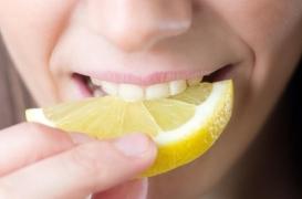 Lemon face challenge : le nouveau défi viral à la mode pour lutter contre un cancer infantile rare