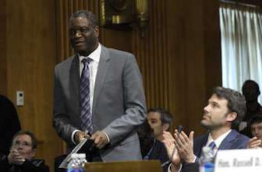 Dr Mukwege : l'homme qui répare les femmes violées reçoit un prix