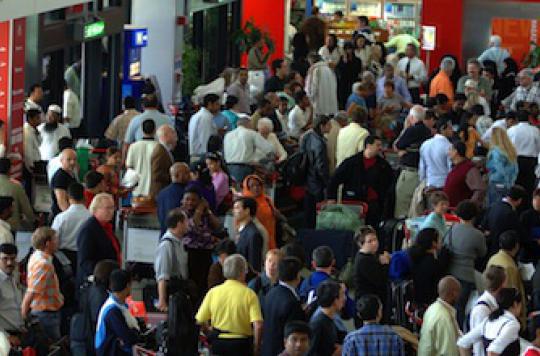 Coronavirus : vigilance renforcée dans les aéroports