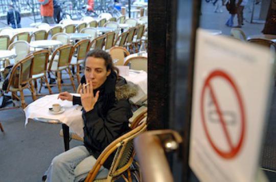 La cigarette interdite sur les terrasses closes