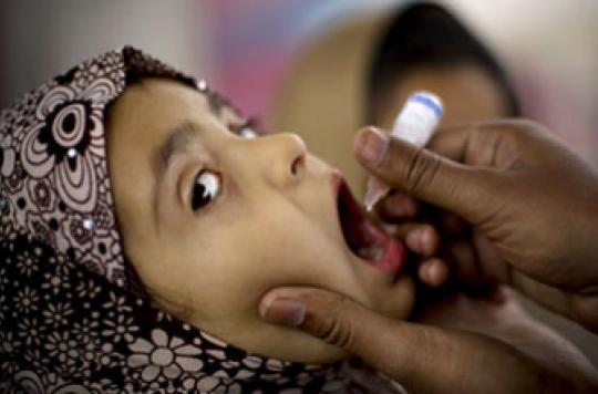 60 ans après la découverte du vaccin, la poliomyélite reste tenace