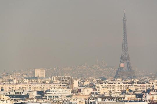 https://www.pourquoidocteur.fr/media/article/thunbs/uploded_aerial-view-of-the-eiffel-tower-in-the-fog-in-paris-city-air-concept-picture-id959147836-1580385252.jpg