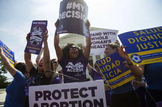 États-Unis : la Cour suprême américaine réaffirme le droit à l'IVG   