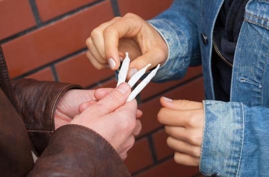 Cannabis : fumer avant 16 ans favorise l’échec scolaire