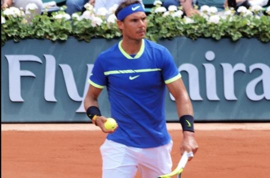 What is Muller-Weiss syndrome, which handicaps Rafael Nadal?