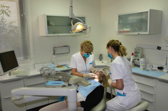 Prothèses : un dentiste sur cinq donne un devis détaillé 