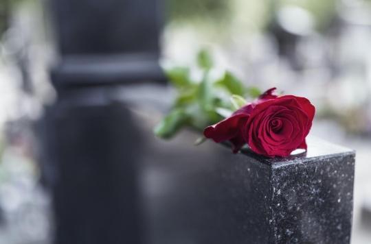 Intempéries dans le sud-est : quelles conséquences psychologiques pour la famille lorsqu’une sépulture disparaît ?