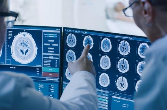 https://www.pourquoidocteur.fr/media/article/thunbs/uploded_in-control-room-doctor-and-radiologist-discuss-diagnosis-while-and-picture-id1074166486-4-1581420958.jpg