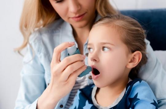 Les enfants sont plus à risque de développer de l'asthme et des allergies si leur mère en souffre