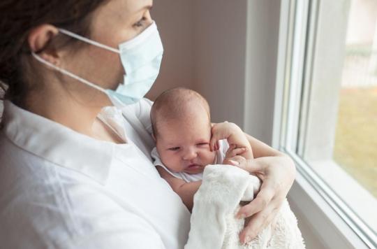 Covid-19 : le masque des adultes a-t-il un impact sur le développement des bébés ? 