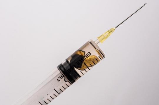 Mettre une puce dans un vaccin : c'est techniquement possible ... mais cela ne servirait à rien !