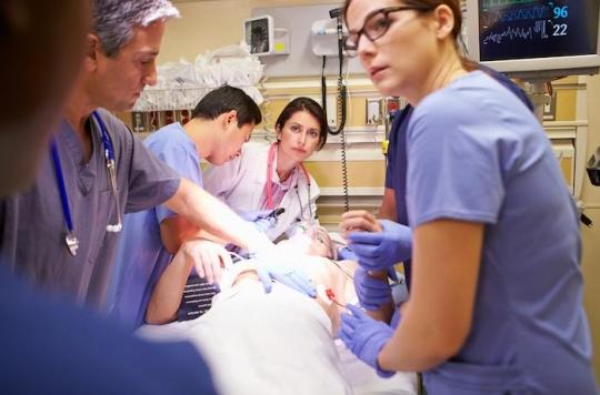 Prime aux urgences : faut-il renvoyer les malades vers leur médecin traitant ?