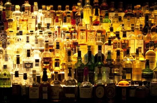 Alcool : pourquoi les médecins et addictologues veulent-ils instaurer un prix plancher ?