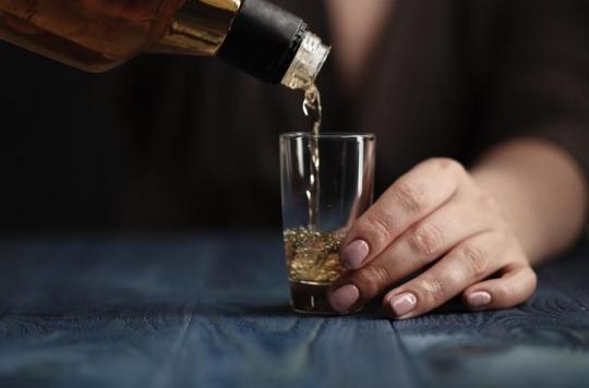 Alcoolisme féminin : les femmes qui boivent sont plus stigmatisées que les hommes
