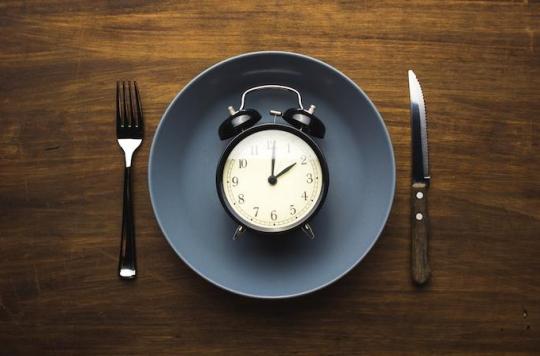 L'importance du jeûne : manger moins pour vivre plus longtemps 