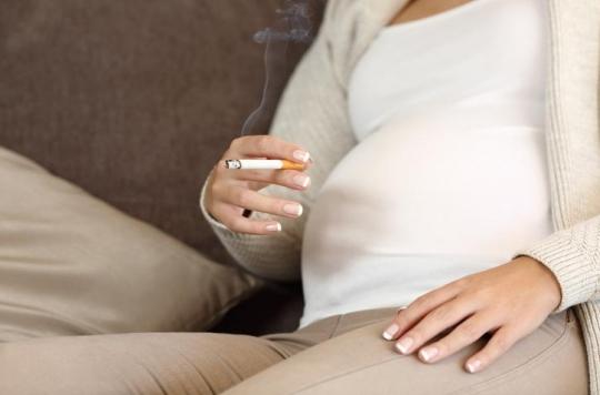 Tabac pendant la grossesse :  la vitamine C réduit les dégâts sur les poumons du nourrisson