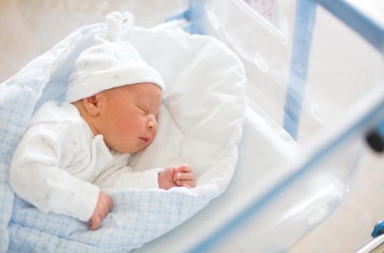 Royaume-Uni : un bébé naît encore enveloppé dans sa poche de liquide amniotique