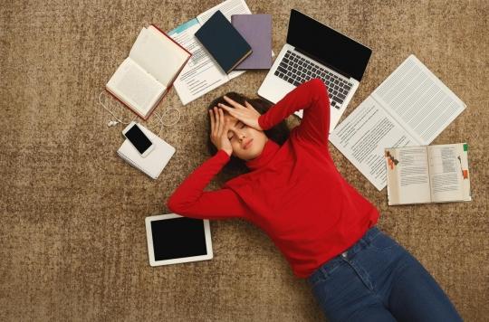 Les étudiants utilisant trop Internet sont moins motivés et plus stressés par leurs examens
