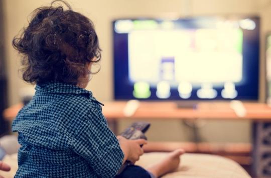 More than 80% of parents leave their toddler in front of screens 