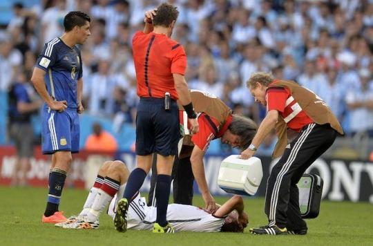 2014 World Cup: FIFA doctors questioned