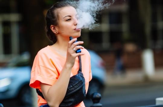 Cigarette électronique : elle n'est pas toujours la cause du tabagisme des adolescents 