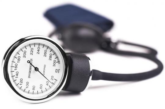 Hypertension artérielle : le risque de maladies cardiovasculaires réduit à 140 mm Hg de systolique