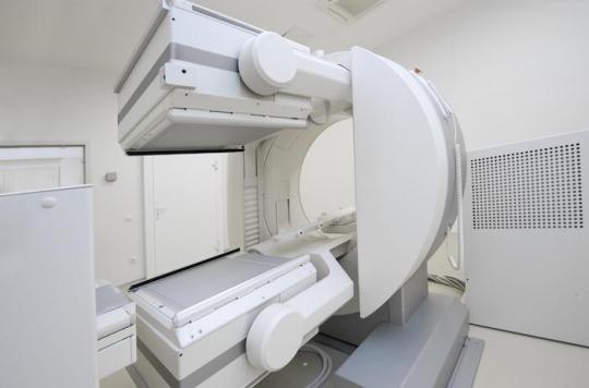 Cancer du poumon : la radiothérapie est moins dangereuse que la chirurgie, surtout après 80 ans 