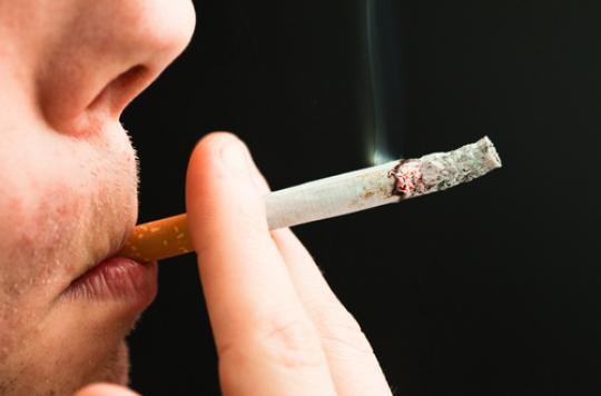 Tabac : fumer peut altérer jusqu’à 7000 gènes 