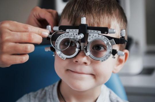 Des lentilles pour bloquer la myopie chez les enfants 