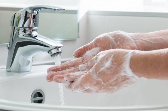 Se laver les mains pour éradiquer les microbes et lutter contre les maladies