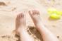 A la plage, un petit enfant a vu son pied fondre