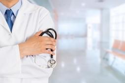 Soignants : pourquoi les médecins en blouse blanche rassurent 