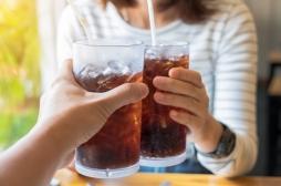 Ménopause : les boissons sucrées pourraient fragiliser les os des femmes