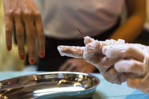 VIH : les tests rapides progressent en France