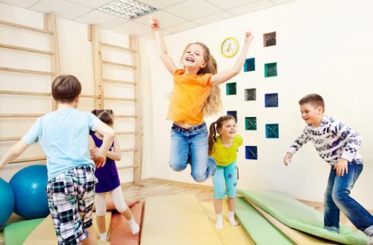 L'activité physique intense et régulière à l'école améliore la santé osseuse des enfants