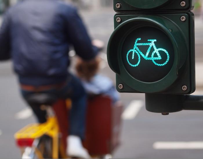 Aller en vélo au travail réduirait le risque de décès par cancer 