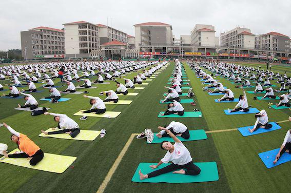 Etude NutriNet-Santé : le yoga aide à garder la ligne