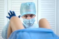 Toucher vaginal : un examen souvent indispensable mais encadré