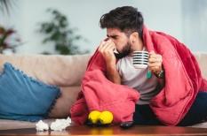 Grippe : une fièvre et une toux brutales qui mettent les malades au lit 