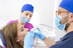 Abcès dentaire : une poche de pus qui doit conduire chez le dentiste