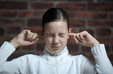Bourdonnements d’oreille : rarement graves, les acouphènes vont s’estomper