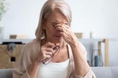 Yeux secs : la sécheresse oculaire impose les larmes artificielles