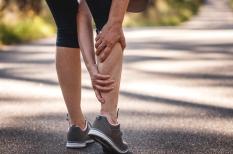 Crampes : un traitement adapté selon la cause et la douleur