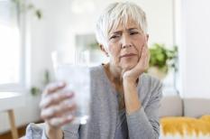 Bouche sèche : la xérostomie mauvaise pour l’état dentaire et la digestion