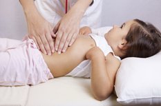 Mal au ventre aigu chez l’enfant : il faut éliminer une urgence chirurgicale